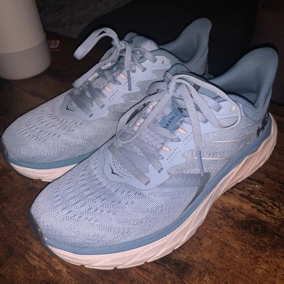 HOKA running shoes. Only worn a handful on times. Great condition - Picture 1 of 4